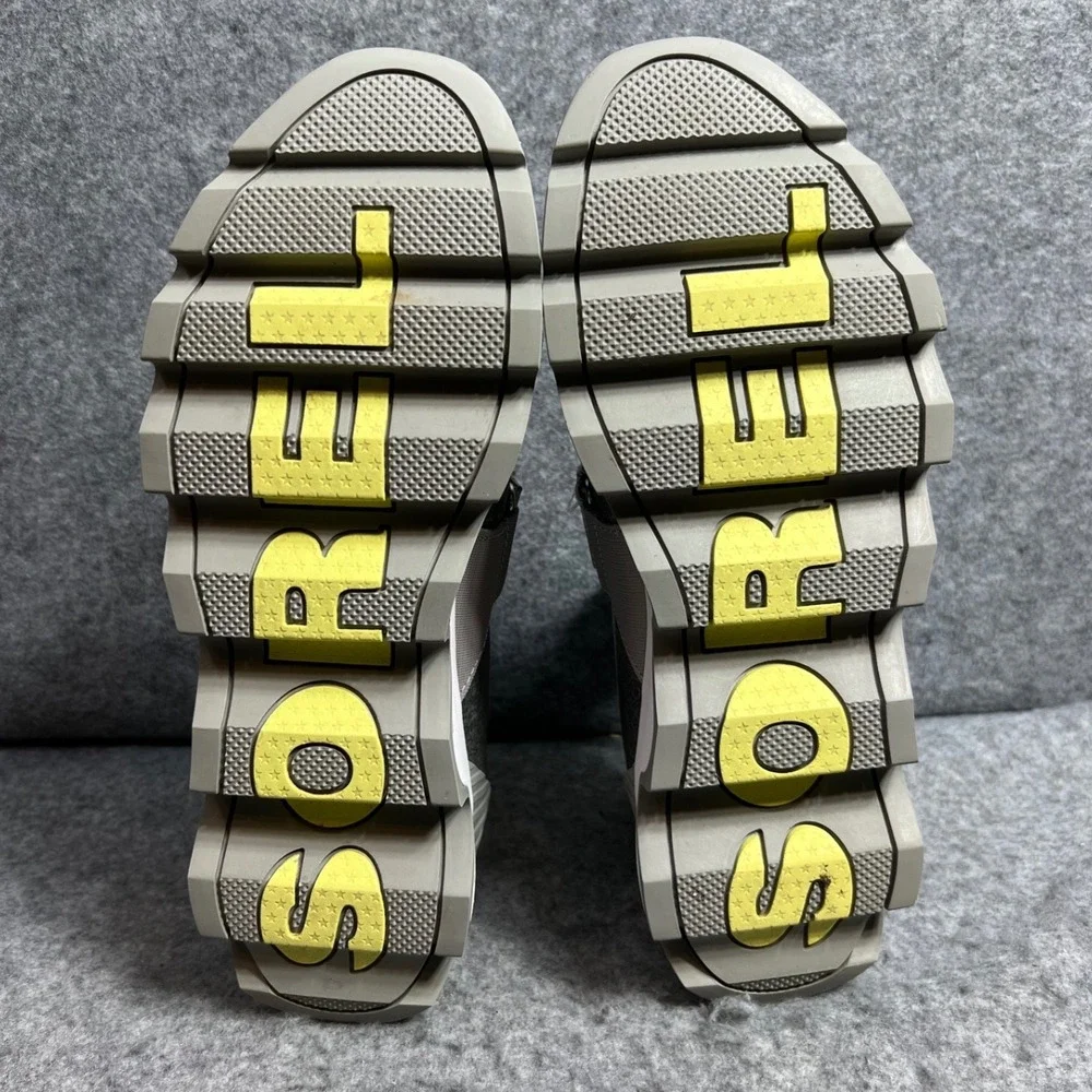 Sorel Kinetic Sneak Grey Metallic Silver Slip On Shoes Sneakers Women Size 9